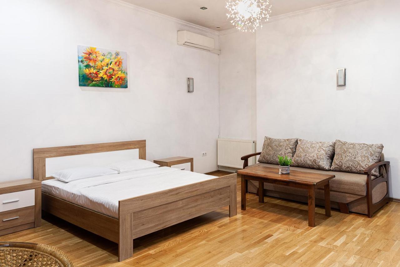 Ferienwohnung Romari Лесі Українки Lemberg Exterior foto