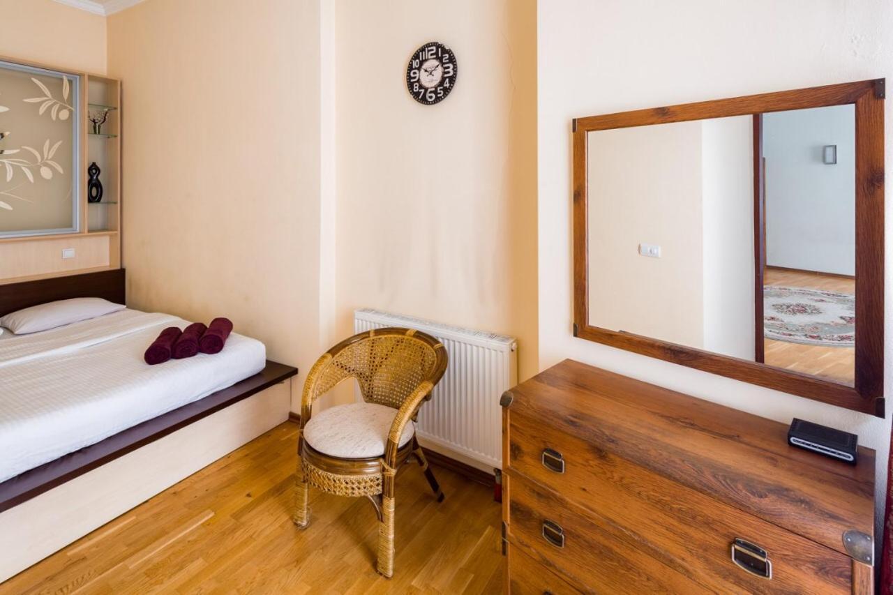 Ferienwohnung Romari Лесі Українки Lemberg Exterior foto