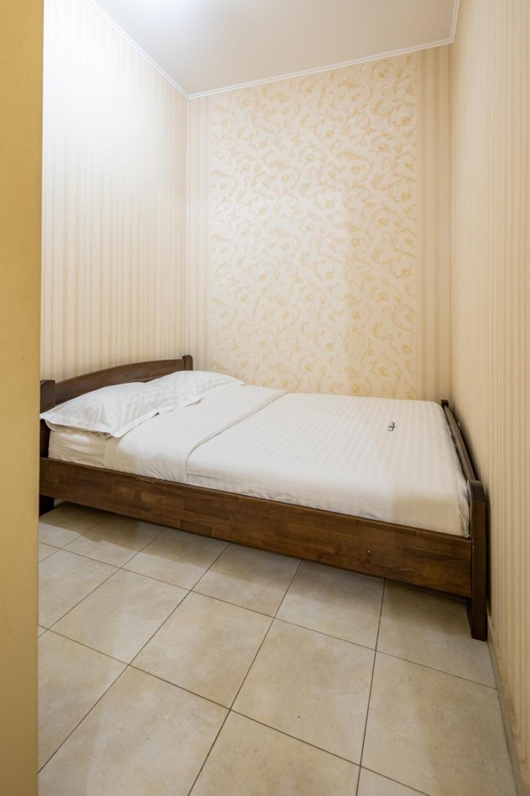 Ferienwohnung Romari Лесі Українки Lemberg Exterior foto